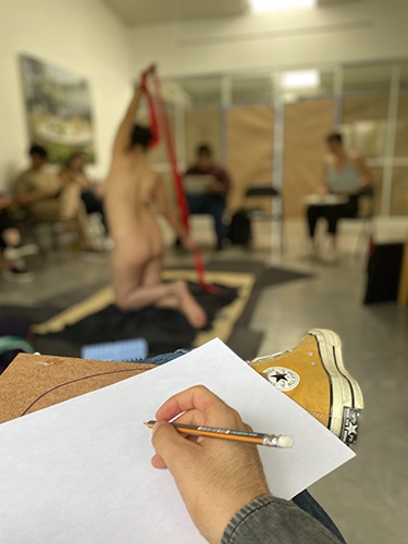 5 Dibujo con modelo al desnudo img